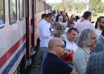 Turistik Diyarbakır Ekspresi Elazığ’da