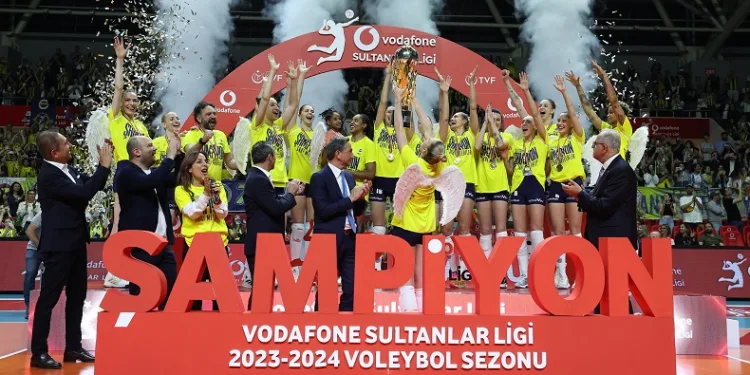 Sultanlar Ligi’nde şampiyon Fenerbahçe Opet