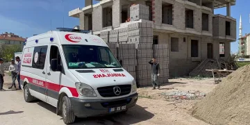 İnşatta kalp krizi geçiren işçi hayatını kaybetti
