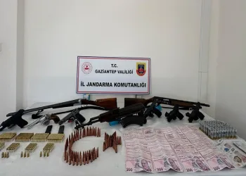 Gaziantep’te “Mercek” operasyonuyla çok sayıda kaçak silah ele geçirildi