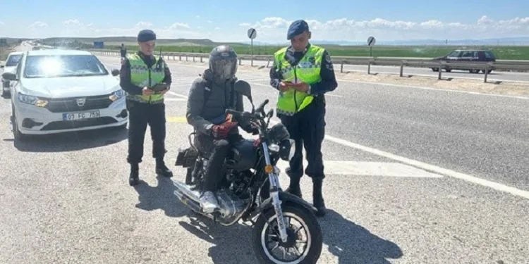 16 motosiklet sürücüsüne 127 bin TL ceza kesildi