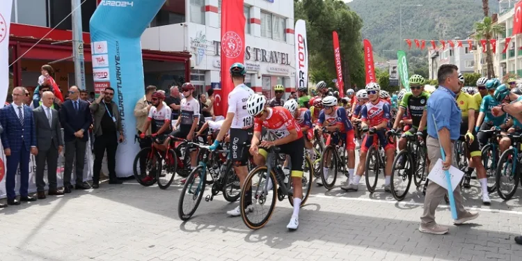 Cumhurbaşkanlığı Bisiklet Turu’nun Fethiye-Marmaris etabı başladı