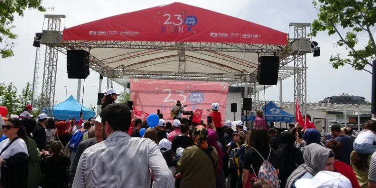 23 Nisan coşkusu Pendik’te doyasıya yaşandı