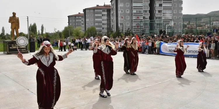 İnönü İlçesi’nde 23 Nisan coşkusu