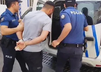Bıçakla yaralama firarisi, saklandığı evde yakalandı