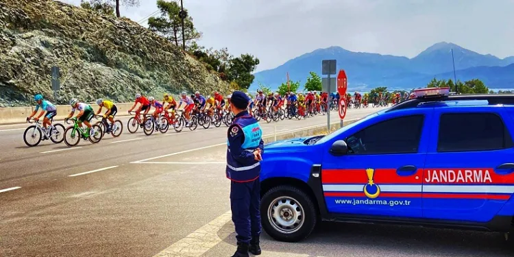 Bisikletçilerin güvenliği jandarmaya emanet