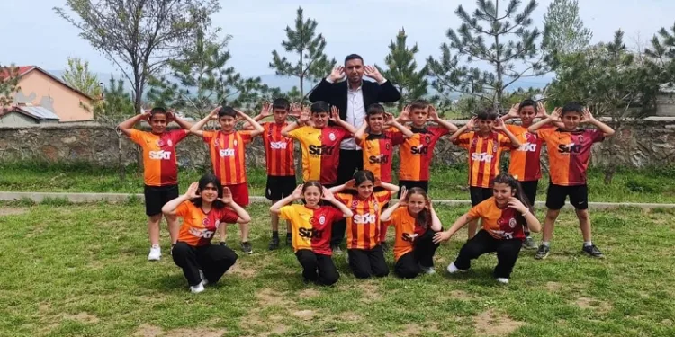 Mauro Icardi, Muşlu öğrencileri paylaştı