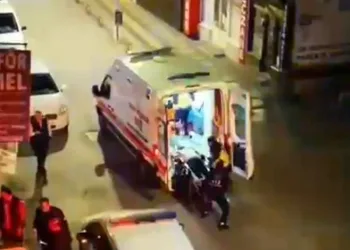 Alkollü şahıs 2 kişiyi silahla vurdu