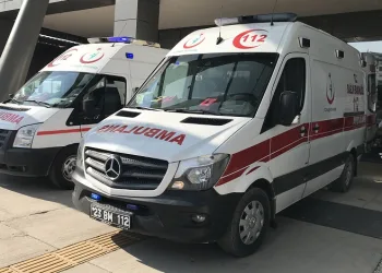 Otomobilin çarptığı çocuk yaralandı