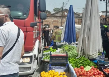 Edremit’te pazar yerinde yangın paniği
