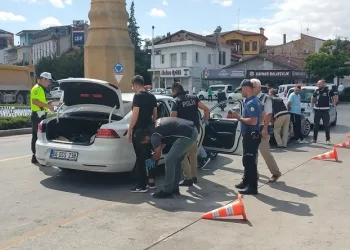 Çorum polisinin şok uygulamaları sürüyor
