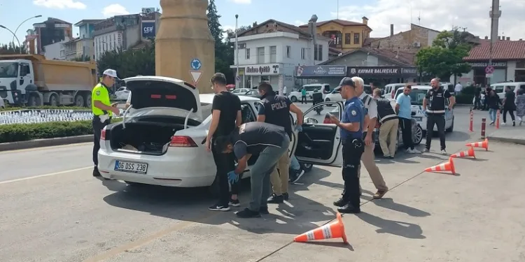 Çorum polisinin şok uygulamaları sürüyor