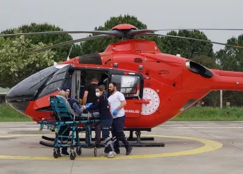 Kalp krizi geçiren adamın yardımına ambulans helikopter yetişti