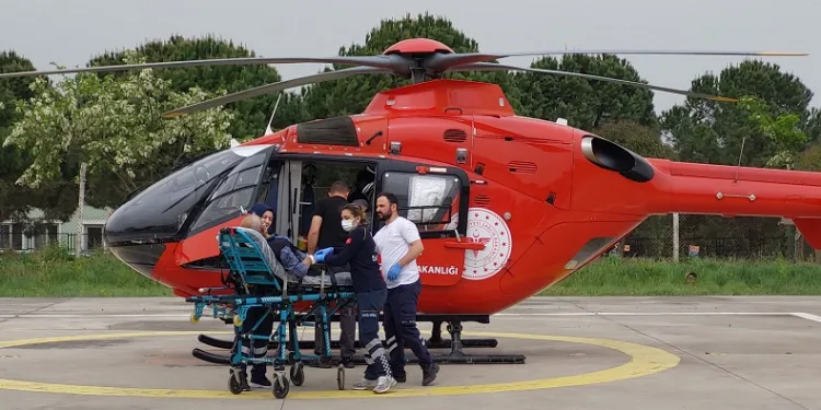 Kalp krizi geçiren adamın yardımına ambulans helikopter yetişti