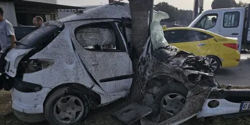 Hurdaya dönen araçtan sağ çıktı