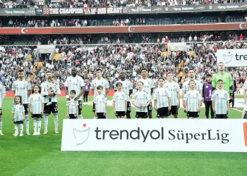 Beşiktaş ilk derbi galibiyetinin peşinde