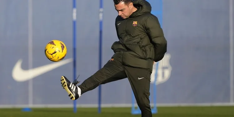Xavi Hernandez, Barcelona’da kaldı