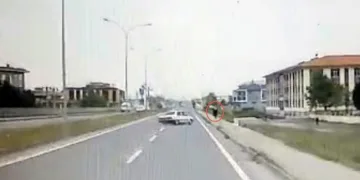 Kaldırımda yürürken hayatından oldu