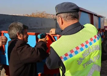 Jandarmadan traktör sürücülerine trafik güvenliği eğitimi