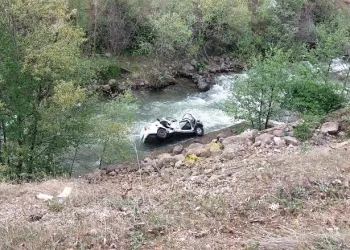 Çifti trafik kazası ayırdı