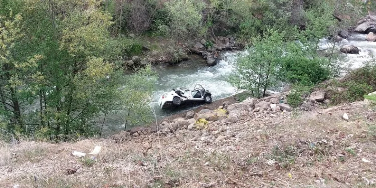 Çifti trafik kazası ayırdı