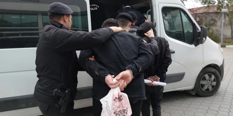 Samsun’da uyuşturucu operasyonunda 5 kişi tutuklandı