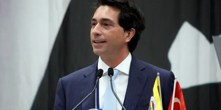 Fenerbahçe Kulübü Genel Sekreteri Burak Kızılhan: “Fenerbahçe derbide galip gelip hedefleri yolunda derbi yaşatsın”