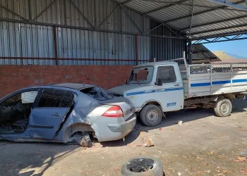 Yoldan çıkıp fabrikanın bahçesine uçtu