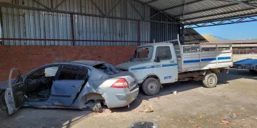 Yoldan çıkıp fabrikanın bahçesine uçtu
