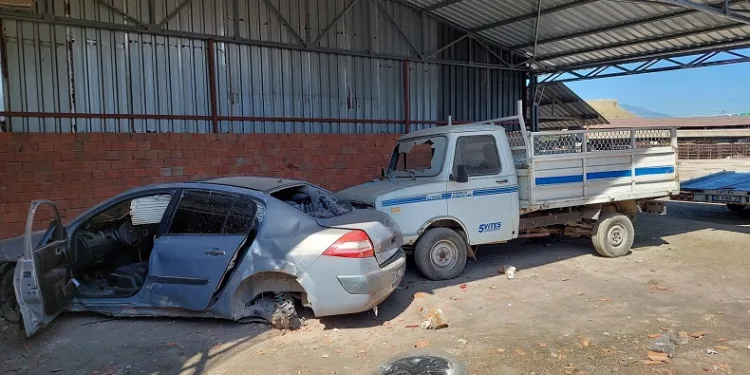 Yoldan çıkıp fabrikanın bahçesine uçtu