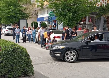 Motosiklet ve bisiklet çarpıştı: 3 yaralı