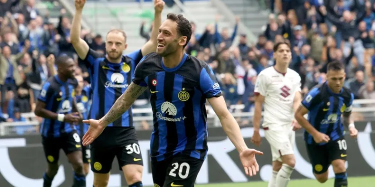 Şampiyon Inter, Torino’yu Hakan Çalhanoğlu’nun golleriyle mağlup etti