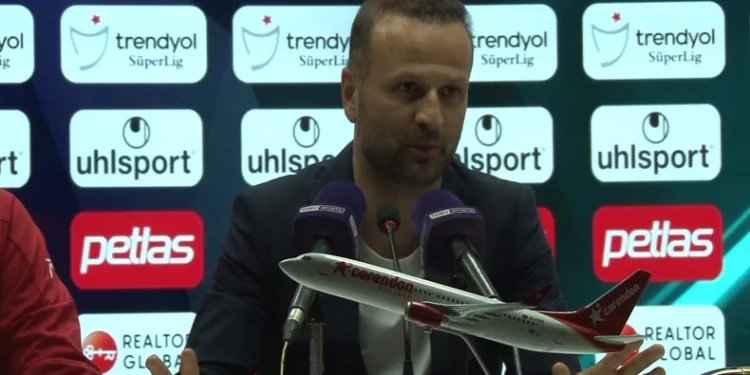 İstanbulspor Teknik Direktörü Osman Zeki Korkmaz: “Bireysel olarak bir analiz yapmak zorundayız”
