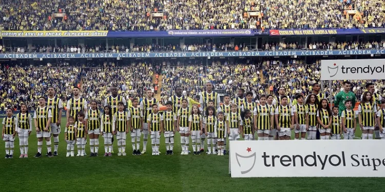 Fenerbahçe 10 yıllık şampiyonluk hasretini sonlandırmak istiyor