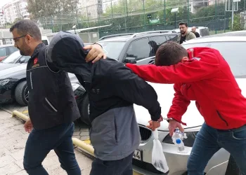 Uyuşturucu ticaretinden 2 kişi adliyeye sevk edildi