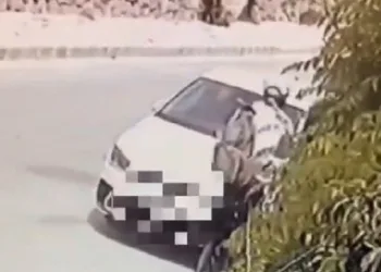 Banka müdürünün arabasına uzun namlulu silah mermisi bırakarak ailesi ile tehdit ettiler