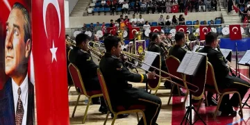 Askeri bando Hakkari’de konser verdi
