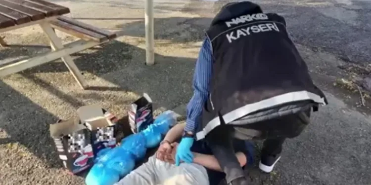4 kilo uyuşturucu madde ele geçirildi