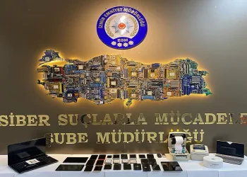 İzmir’de internet sitesi dolandırıcılarına operasyon