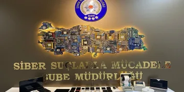 İzmir’de internet sitesi dolandırıcılarına operasyon