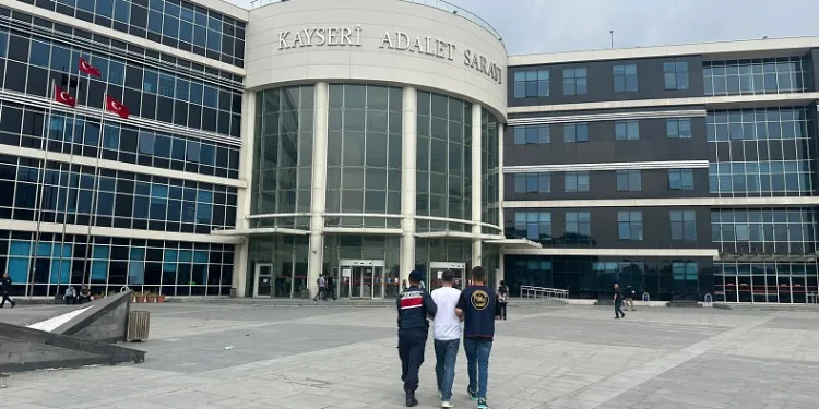 14 ayrı yakalanması olan suç makinesi jandarmadan kaçamadı