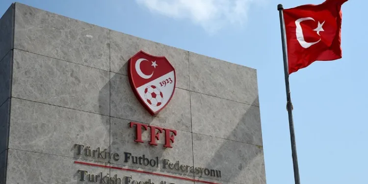 Beşiktaş’tan TFF’ye: “Kuralların kişilere ve kulüplere göre değişimini Türk futbolu adına kaygıyla izliyor, not ediyoruz”