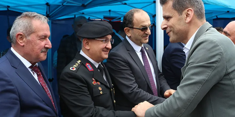 Bakan Bak, Rize’de bayramlaşma törenine katıldı