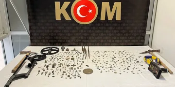 Kütahya’da 417 adet tarihi obje ele geçirildi