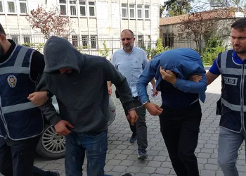 Polis motosiklet hırsızlarını taktıkları kask sayesinde yakaladı
