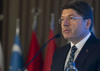 “Çocuk gülerse dünya güler”