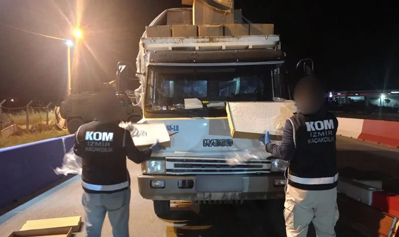 İzmir’de piyasa değeri 6 milyon lira kaçak tütün ürünleri ele geçirildi