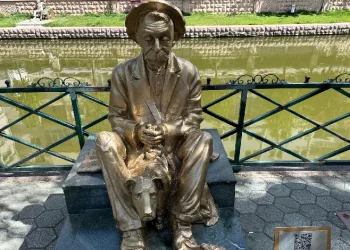 Balıkçı kovası izmarit yuvası oldu