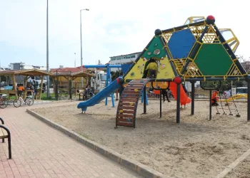 Oba Mahallesi’ne yeni çocuk parkı