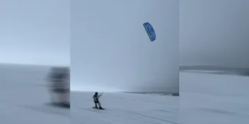Çıldır Gölü’nde sörf heyecanı